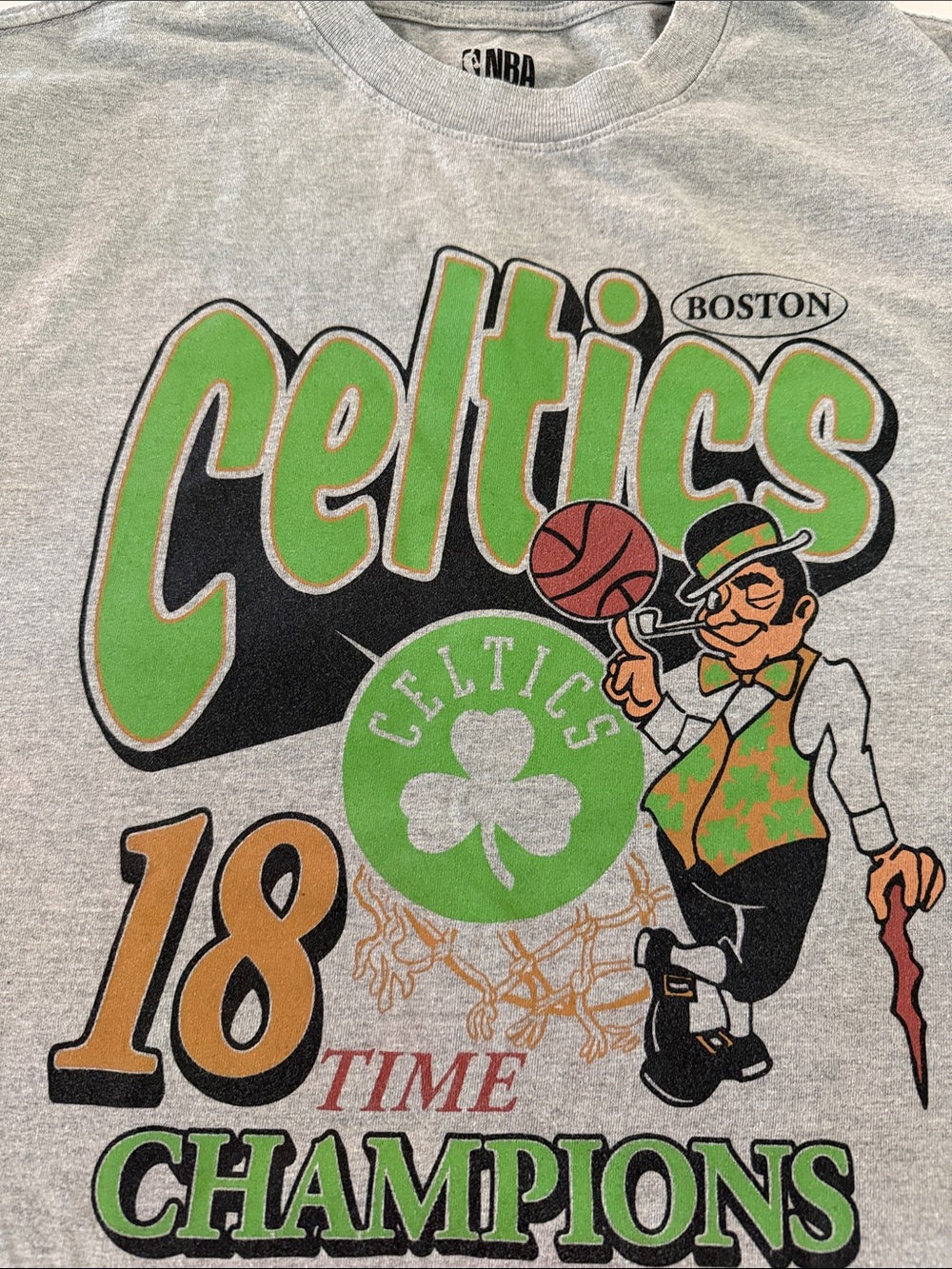 NBA Boston Celtics Gray Graphic Tee - Green/Black/Gold Celtics Design